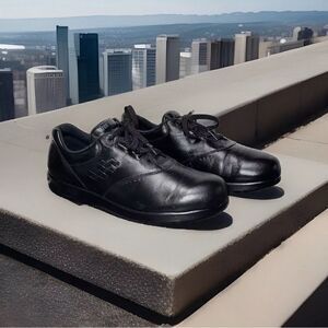 SAS Free Time Women's Black Leather Narrow Walking Shoes Size 9.5N